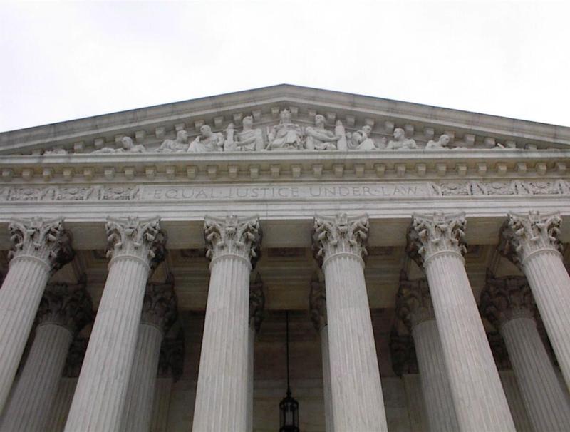 Courthouse representing how comparative fault rules decide car accident claims